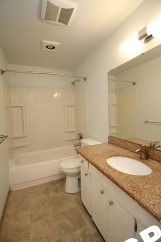Nicely Updated 2 Bedroom at The Easton Apartments in SE PDX!