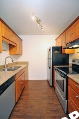 Nicely Updated 2 Bedroom at The Easton Apartments in SE PDX!