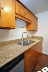 Nicely Updated 2 Bedroom at The Easton Apartments in SE PDX!