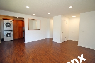 Nicely Updated 2 Bedroom at The Easton Apartments in SE PDX!