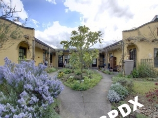 Hollywood Spanish Courtyard 1 Bedroom Apartment