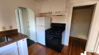 Hollywood Spanish Courtyard 1 Bedroom Apartment