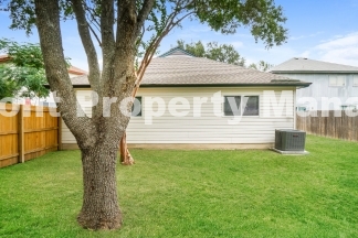 Charming 3-Bedroom Oasis with 2 Full Baths and Spacious 1,734 Sq. Ft. Layout in Converse, TX!
