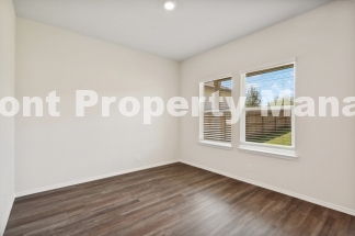 Spacious 4-Bedroom Oasis in San Antonio with 2.5 Baths and 2223 Sq Ft of Comfort!
