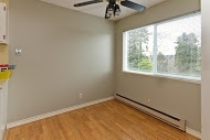 Close In SE 2 Bedroom Apartment Home near SE Division and Reed College