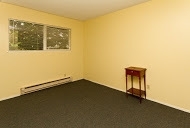 Close In SE 2 Bedroom Apartment Home near SE Division and Reed College