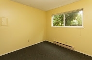 Close In SE 2 Bedroom Apartment Home near SE Division and Reed College