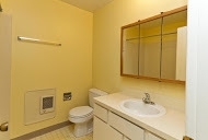 Close In SE 2 Bedroom Apartment Home near SE Division and Reed College