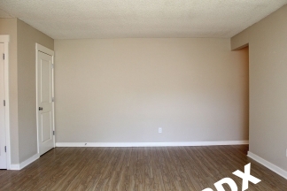 Charming Updated Belmont/Hawthorne 2 Bedroom