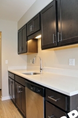 Charming Updated Belmont/Hawthorne 2 Bedroom