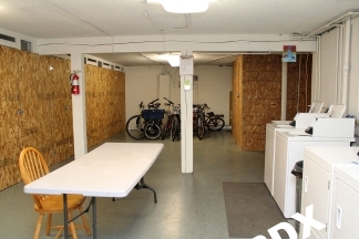 Charming Updated Belmont/Hawthorne 2 Bedroom