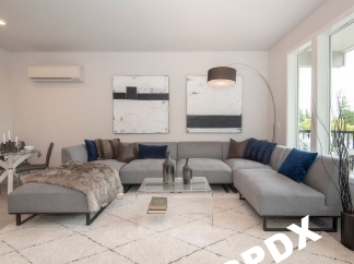 Fabulous Upgraded 2 Bedroom Apartment in Overlook!