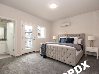 Fabulous Upgraded 2 Bedroom Apartment in Overlook!