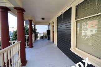 1 MO FREE SUMMER RENT SPECIAL - Top Floor Loft-Style 1bd++Den Updated Apartment in Historic NW District Building