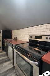 1 MO FREE SUMMER RENT SPECIAL - Top Floor Loft-Style 1bd++Den Updated Apartment in Historic NW District Building