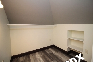 1 MO FREE SUMMER RENT SPECIAL - Top Floor Loft-Style 1bd++Den Updated Apartment in Historic NW District Building