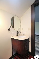 1 MO FREE SUMMER RENT SPECIAL - Top Floor Loft-Style 1bd++Den Updated Apartment in Historic NW District Building