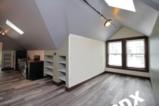 1 MO FREE SUMMER RENT SPECIAL - Top Floor Loft-Style 1bd++Den Updated Apartment in Historic NW District Building