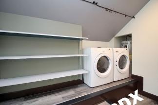1 MO FREE SUMMER RENT SPECIAL - Top Floor Loft-Style 1bd++Den Updated Apartment in Historic NW District Building