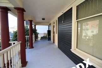 1 MO FREE SUMMER RENT SPECIAL - Top Floor Loft-Style 1bd++Den Updated Apartment in Historic NW District Building