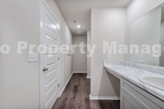 Modern Living in Bentonville: 3 Bed, 2.5 Bath Home