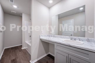 Modern Living in Bentonville: 3 Bed, 2.5 Bath Home