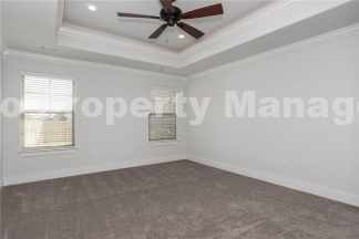 4 Beds with LOFT!