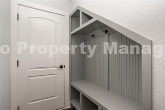 4 Beds with LOFT!