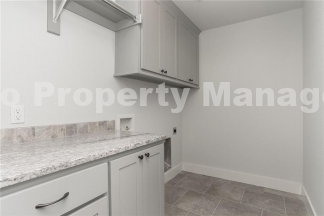4 Beds with LOFT!