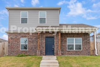 4 bedroom home in Fayetteville
