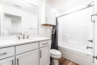 Beautiful townhome off of I St!