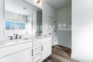 Beautiful townhome off of I St!