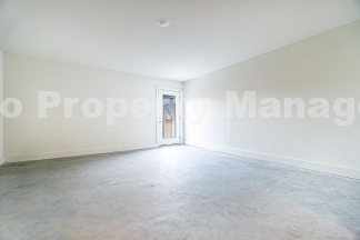 Beautiful townhome off of I St!