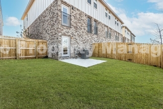 Beautiful townhome off of I St!