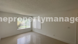 Charming 3-Bedroom Retreat with Spacious Living in West Palm Beach!