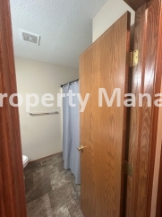 3 Bedroom 3 Bathroom Duplex - Douglas AND Maize Rd