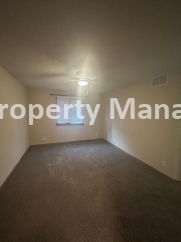 3 Bedroom 3 Bathroom Duplex - Douglas AND Maize Rd