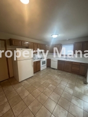 3 Bedroom 3 Bathroom Duplex - Douglas AND Maize Rd