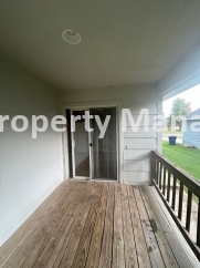 3 Bedroom 3 Bathroom Duplex - Douglas AND Maize Rd