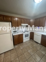 3 Bedroom 3 Bathroom Duplex - Douglas AND Maize Rd