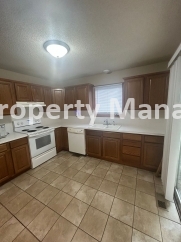 3 Bedroom 3 Bathroom Duplex - Douglas AND Maize Rd