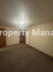 3 Bedroom 3 Bathroom Duplex - Douglas AND Maize Rd