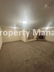 3 Bedroom 3 Bathroom Duplex - Douglas AND Maize Rd
