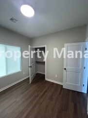 NEW 4 Bedroom 2 Bathroom Duplex - Renwick/Andale School District