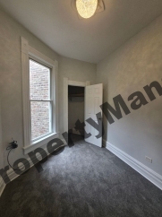 4104 S Lake Park Ave Chicago, IL 60641