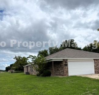 Bright and Spacious 3 Bedroom Home in Farmington