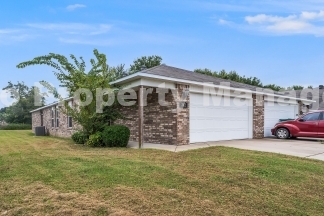 Bright and Spacious 3 Bedroom Home in Farmington