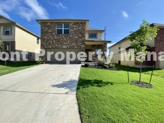 Gorgeous 4 Bedroom 2.5 Bath home w Upstairs Loft in Hunters Ranch Community!