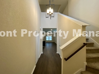 Gorgeous 4 Bedroom 2.5 Bath home w Upstairs Loft in Hunters Ranch Community!