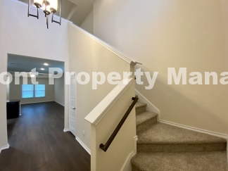 Gorgeous 4 Bedroom 2.5 Bath home w Upstairs Loft in Hunters Ranch Community!